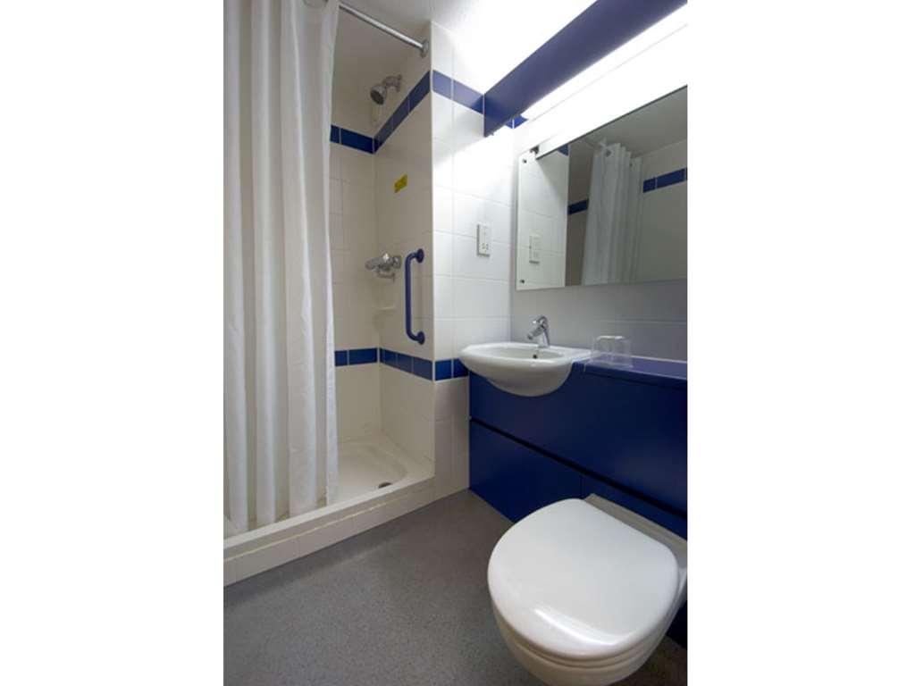 Travelodge Liverpool Docks Стая снимка