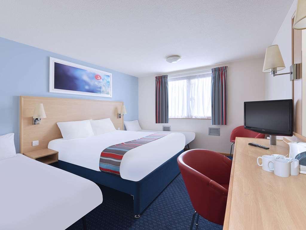 Travelodge Liverpool Docks Стая снимка